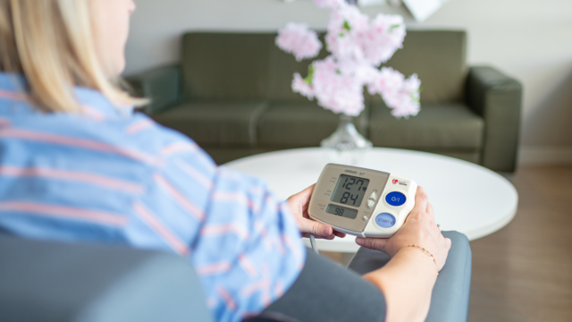 Patient doet een thuismeting