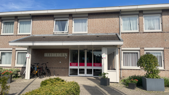 Foto van de voorkant van het Servicebureau