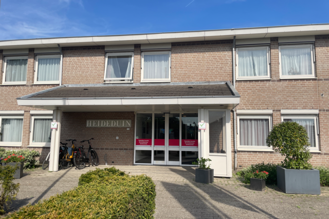Foto van de voorkant van het Servicebureau