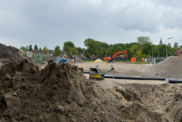 Het bouwterrein in mei 2026
