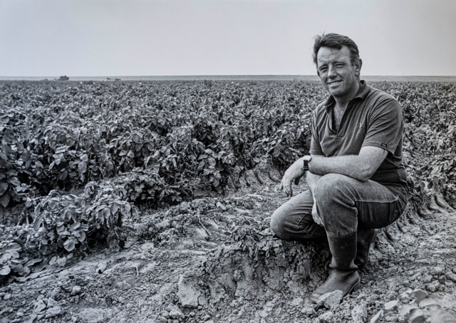 Een oude foto van Jan op het land