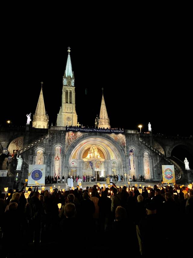 Lichtjesprocessie in Lourdes